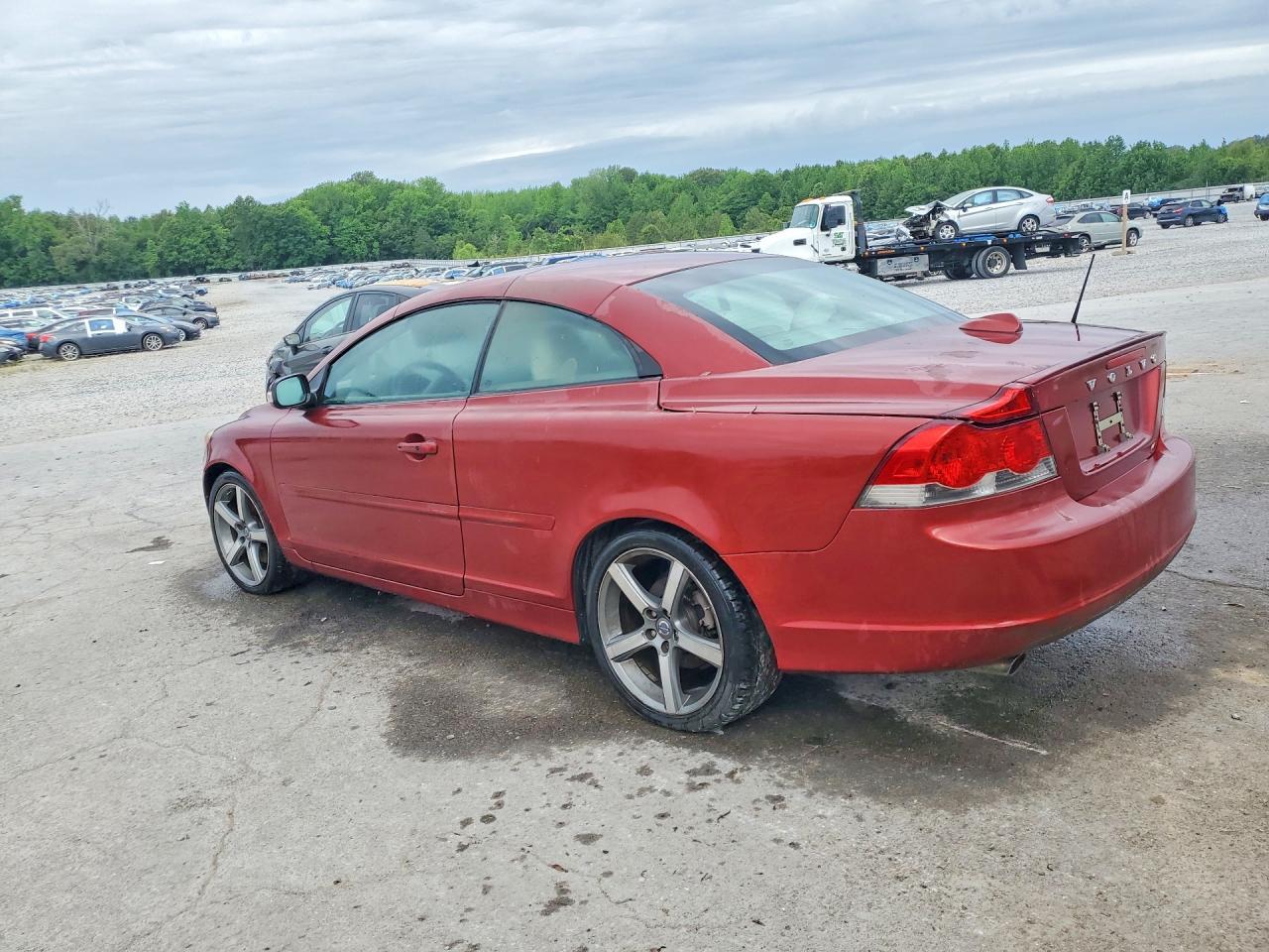 2011 VOLVO C70