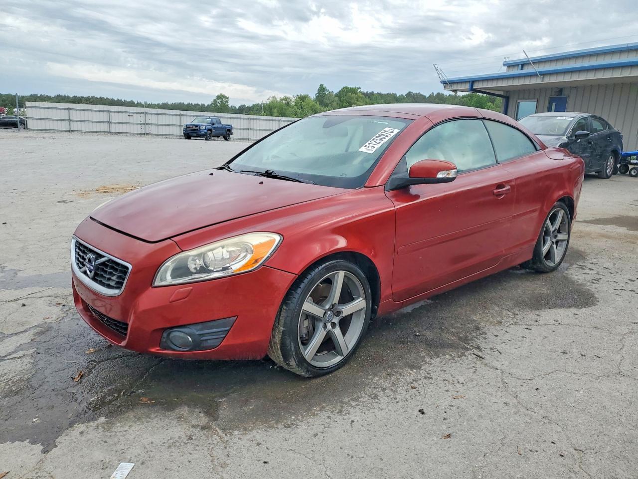 2011 VOLVO C70