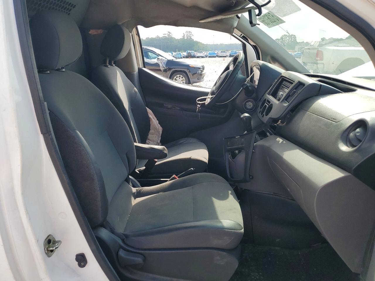2017 NISSAN NV