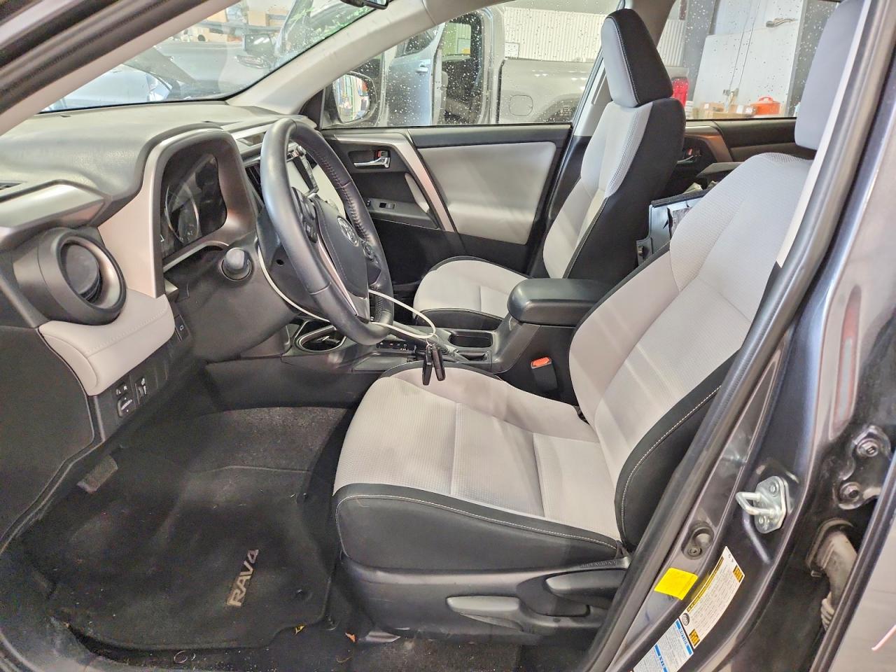 2016 TOYOTA RAV4