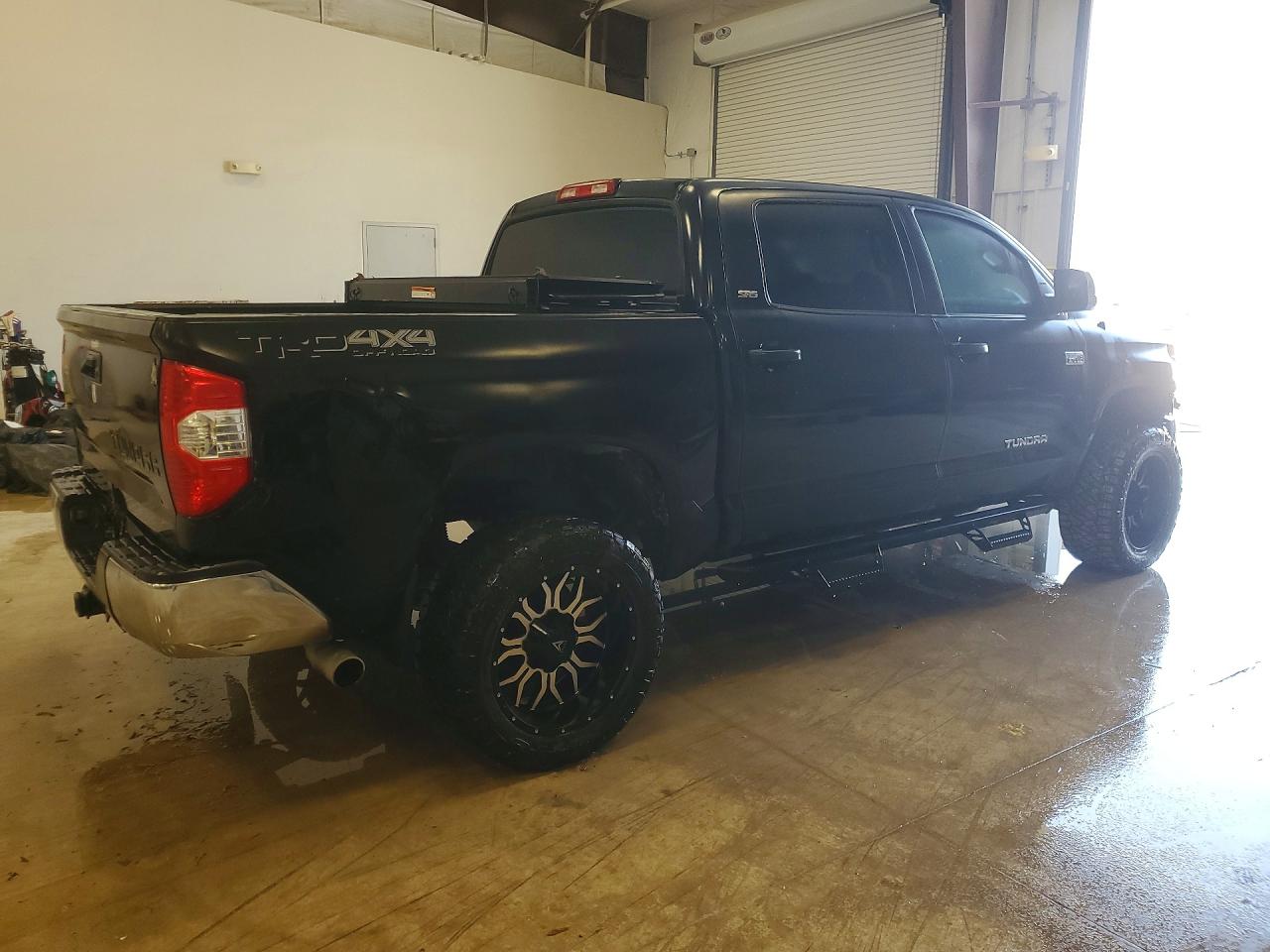 2018 TOYOTA TUNDRA