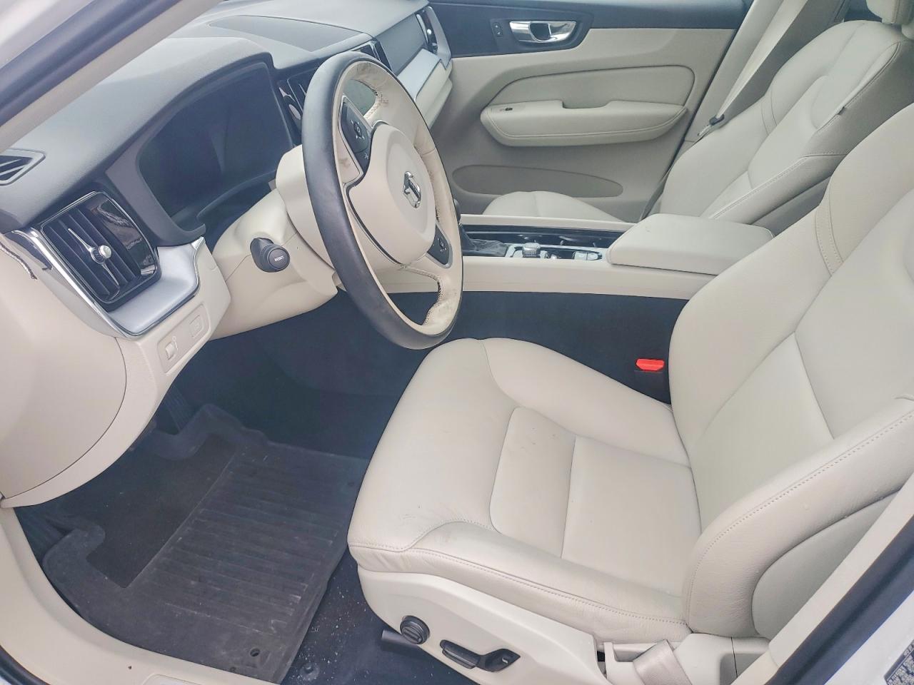 2020 VOLVO XC60