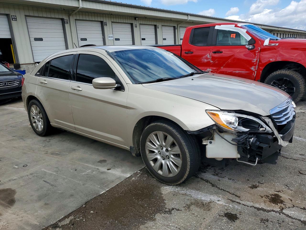 2013 CHRYSLER 200