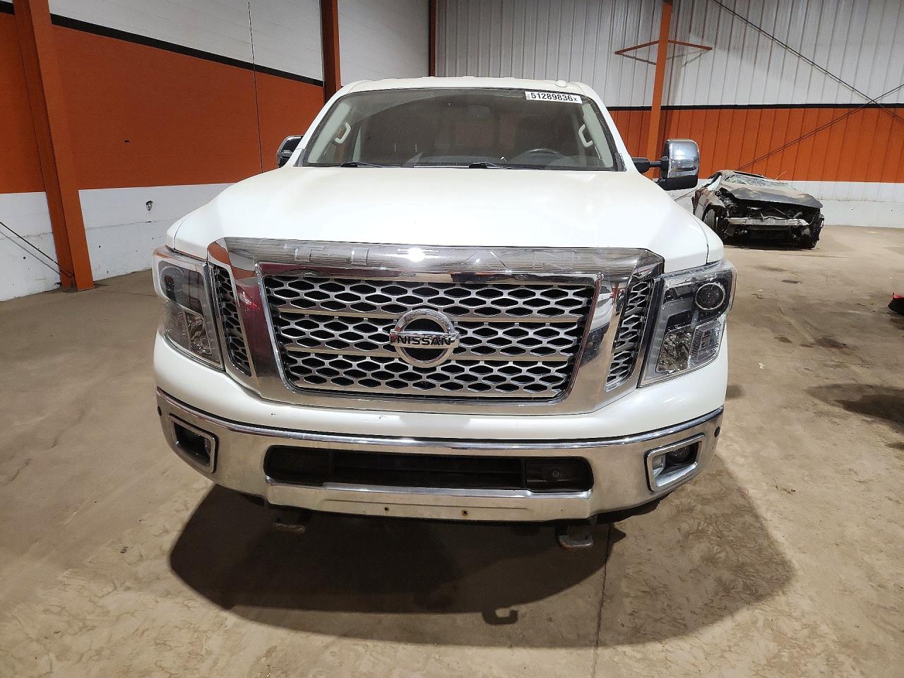 2016 NISSAN TITAN