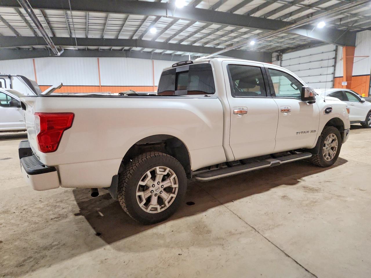 2016 NISSAN TITAN