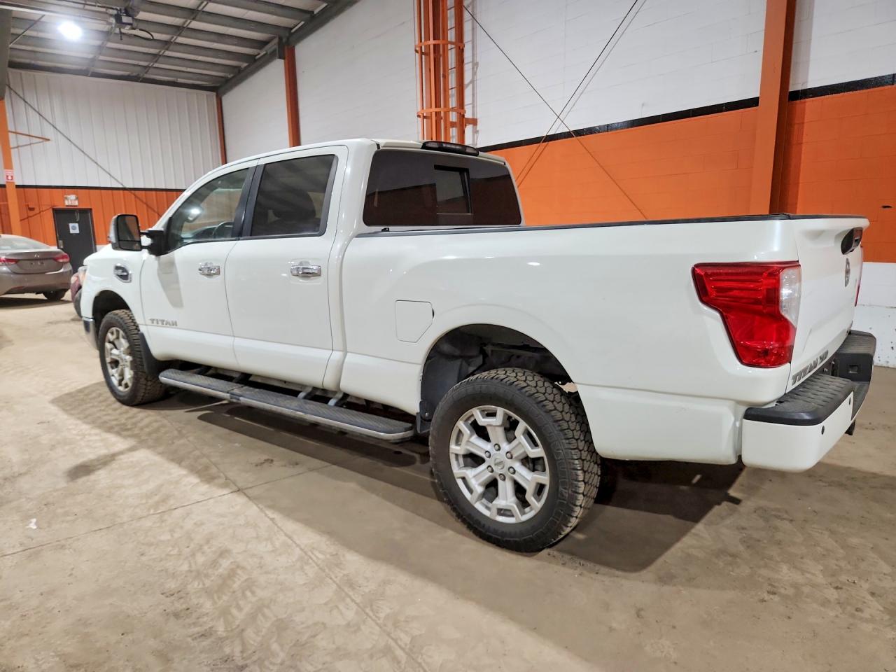 2016 NISSAN TITAN