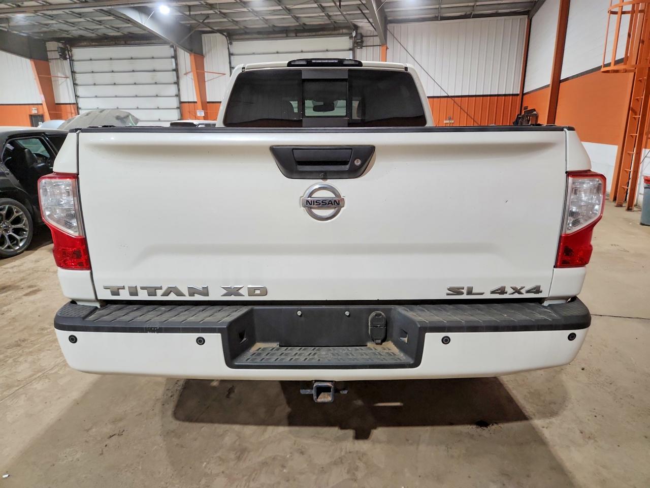 2016 NISSAN TITAN
