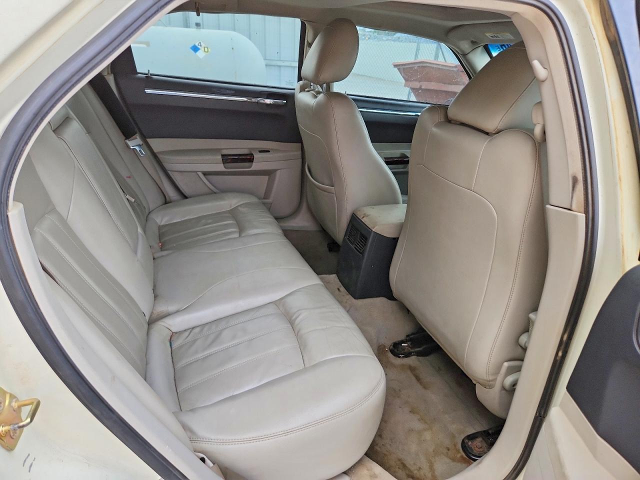 2005 CHRYSLER 300