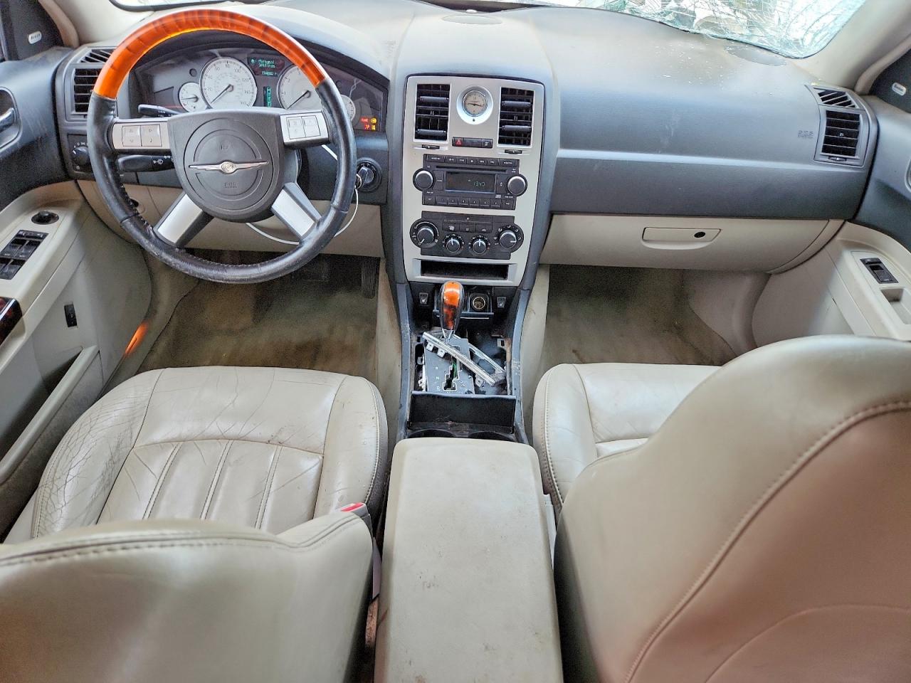 2005 CHRYSLER 300