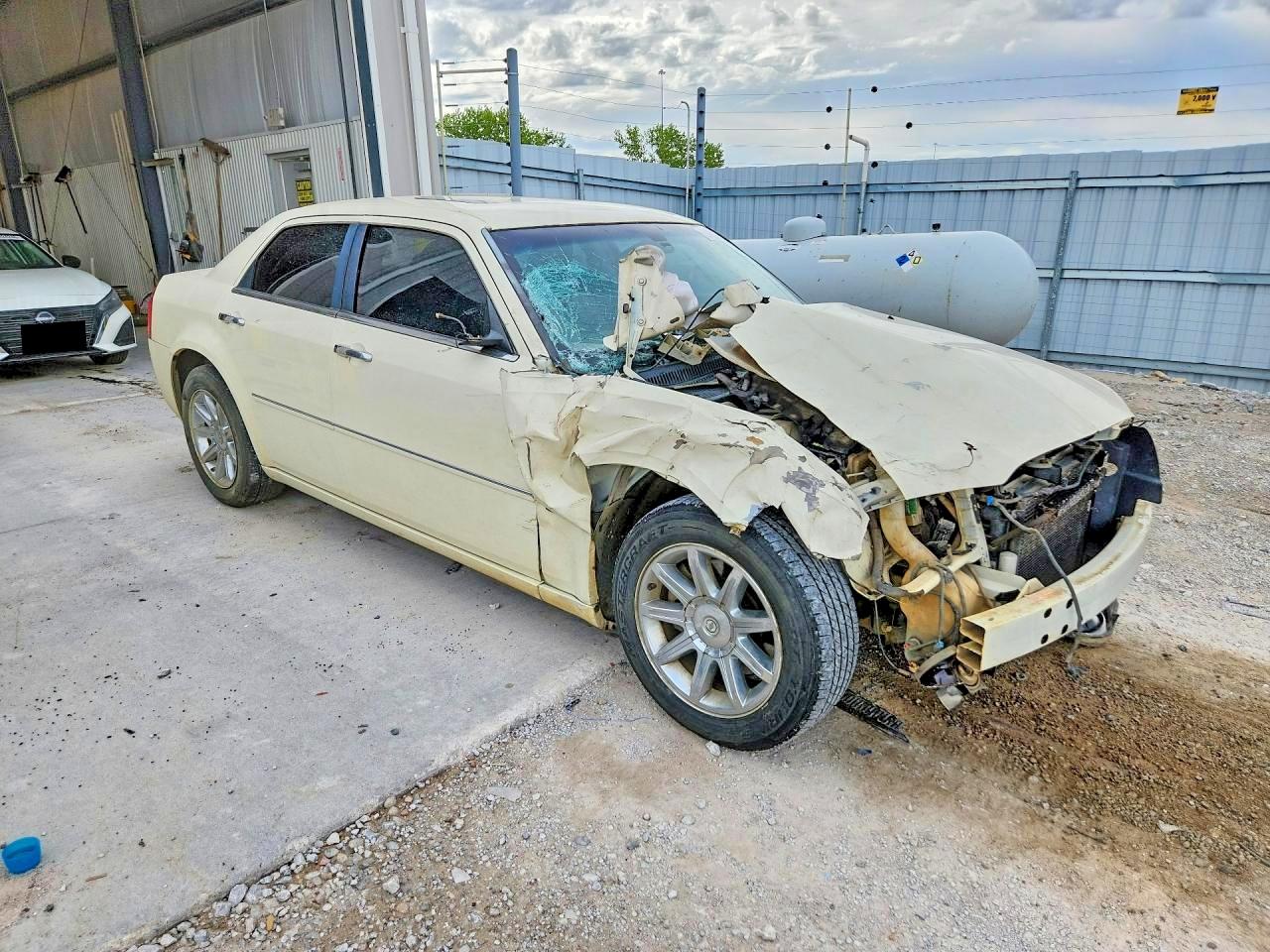 2005 CHRYSLER 300