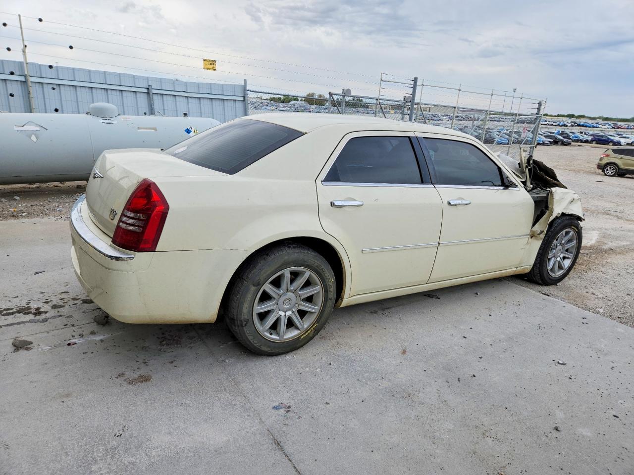 2005 CHRYSLER 300