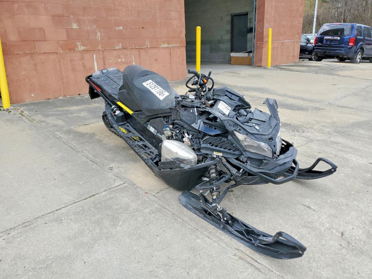 2022 SKI RENEGADE