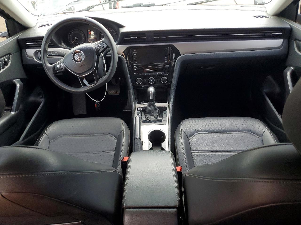 2021 VOLKSWAGEN PASSAT