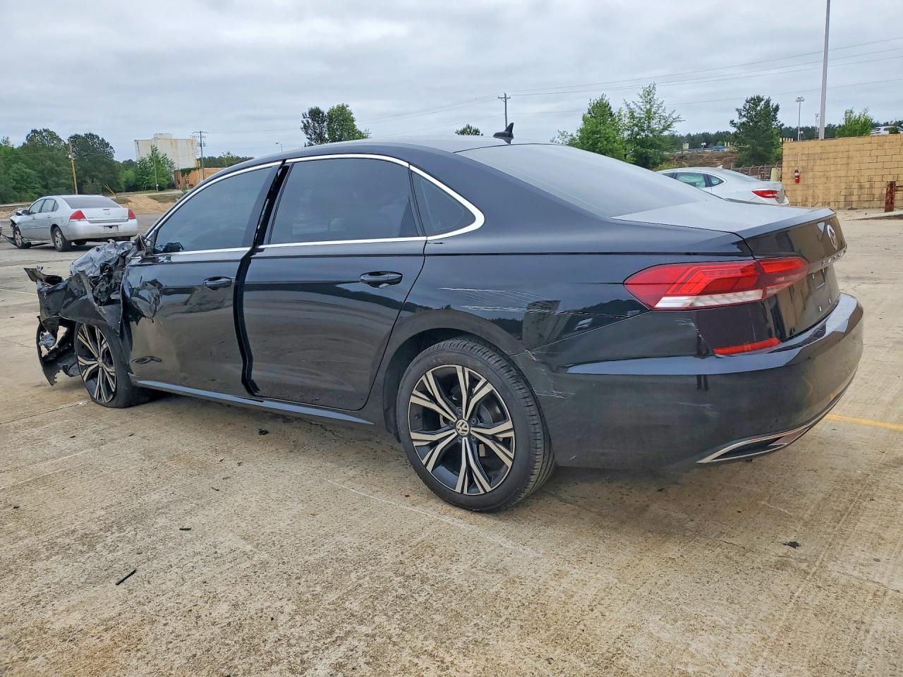 2021 VOLKSWAGEN PASSAT