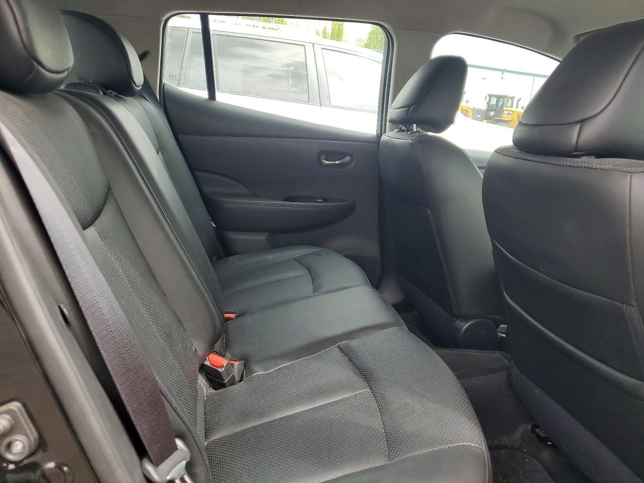 2015 NISSAN LEAF