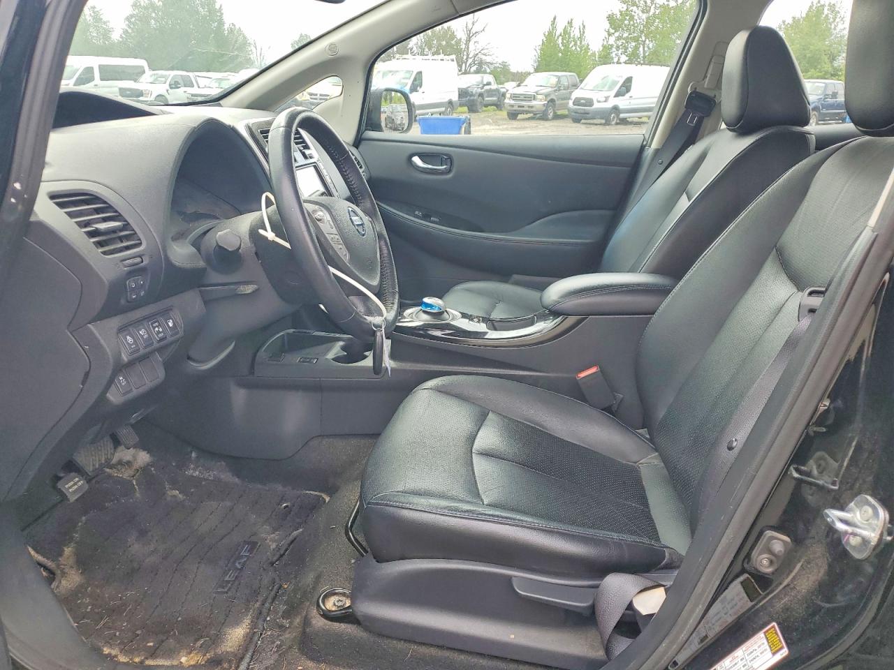 2015 NISSAN LEAF