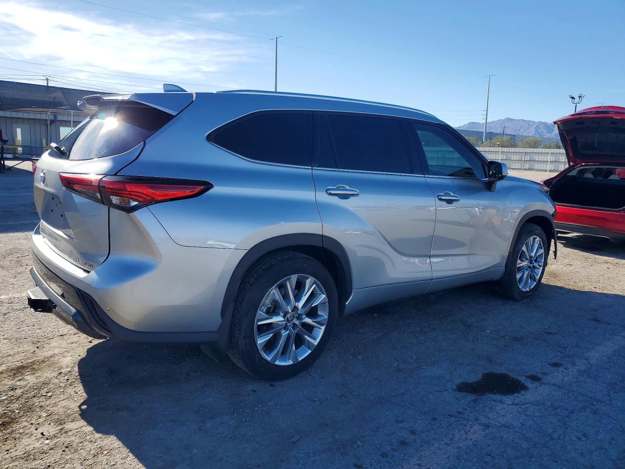 2021 TOYOTA HIGHLANDER