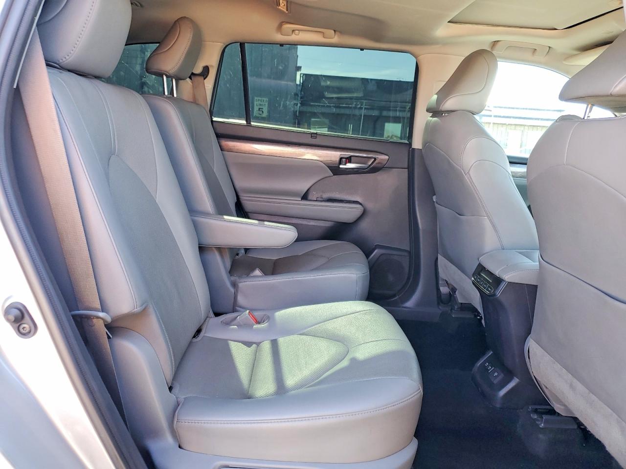 2021 TOYOTA HIGHLANDER