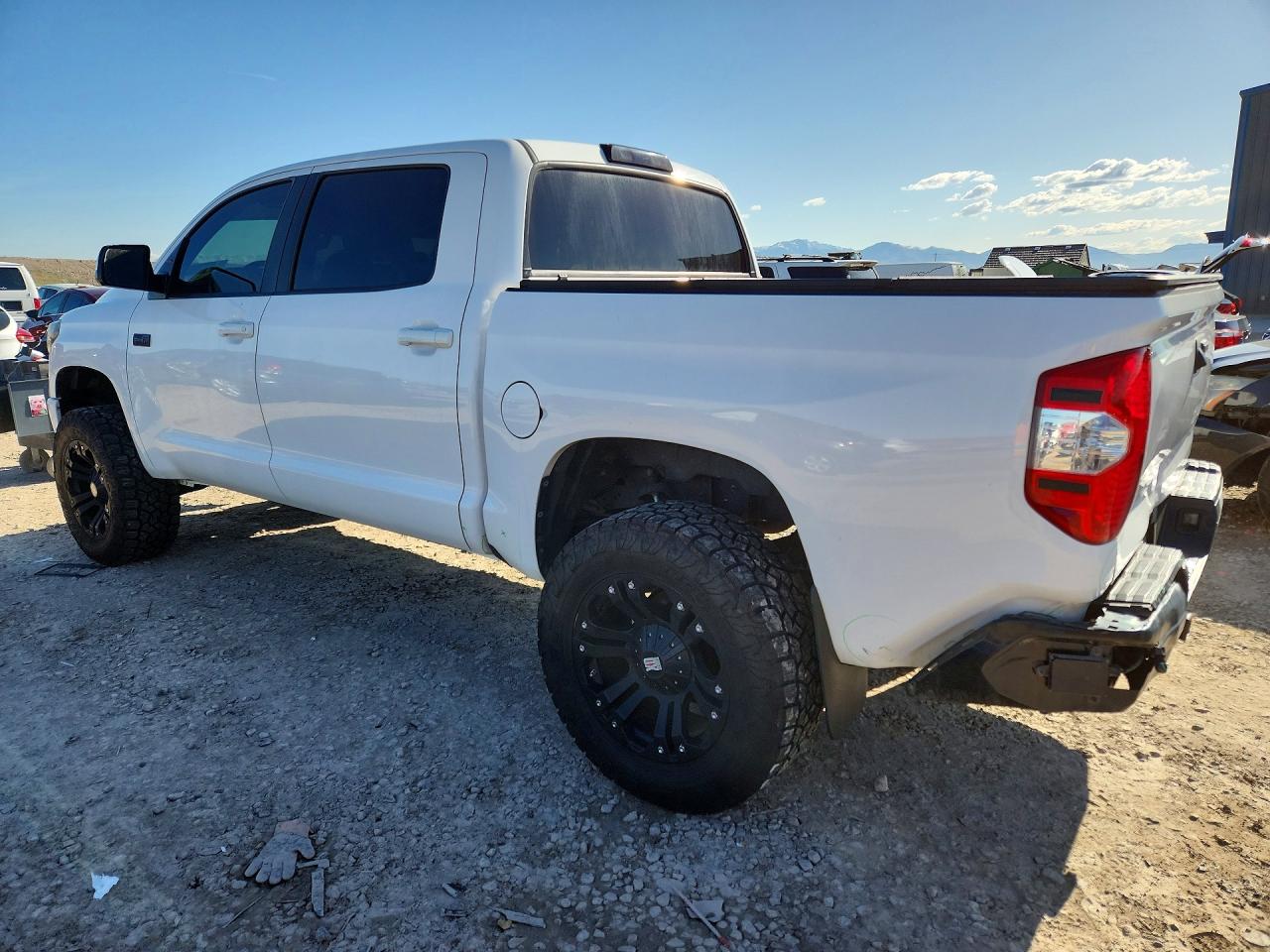 2017 TOYOTA TUNDRA