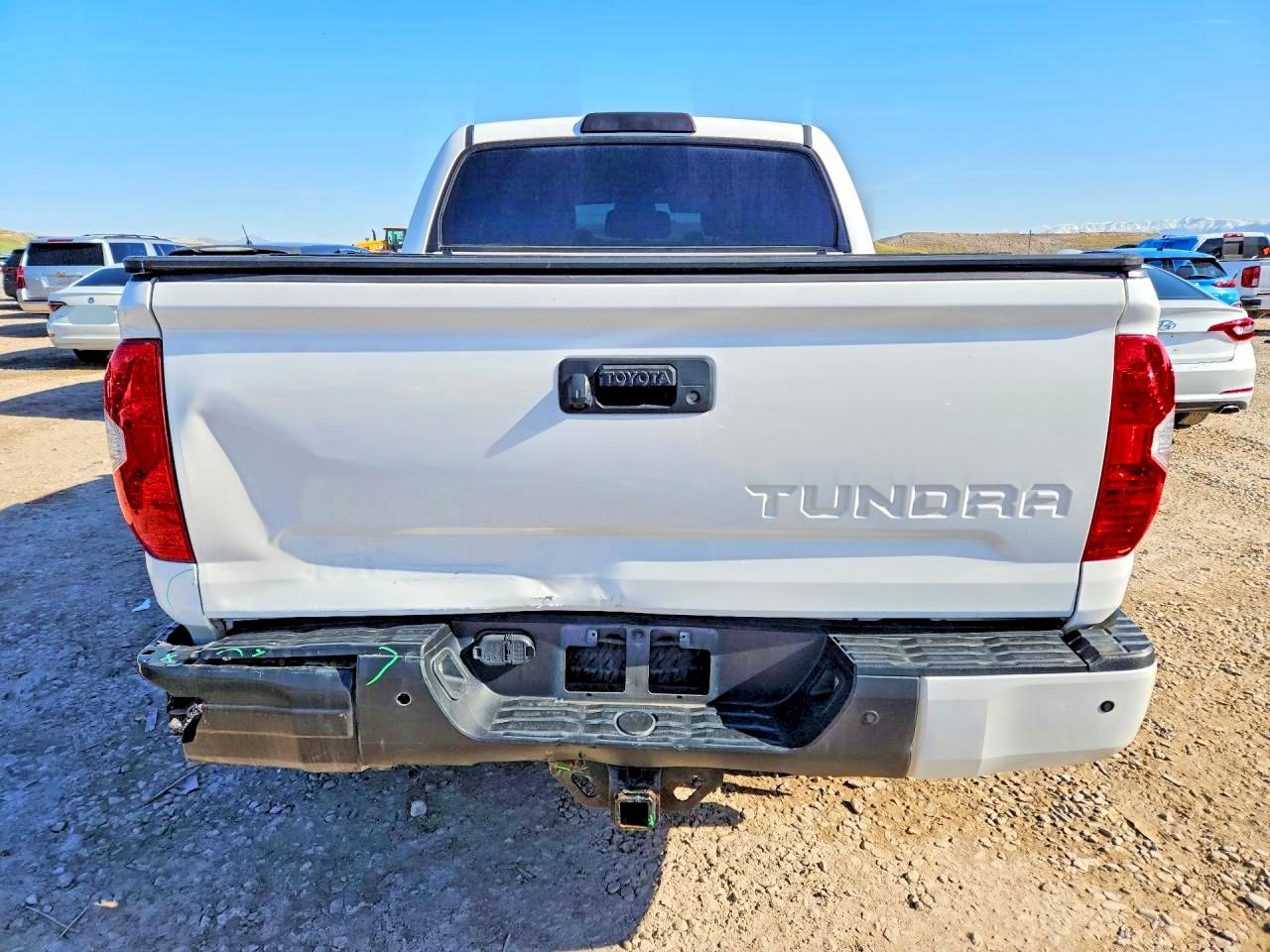 2017 TOYOTA TUNDRA