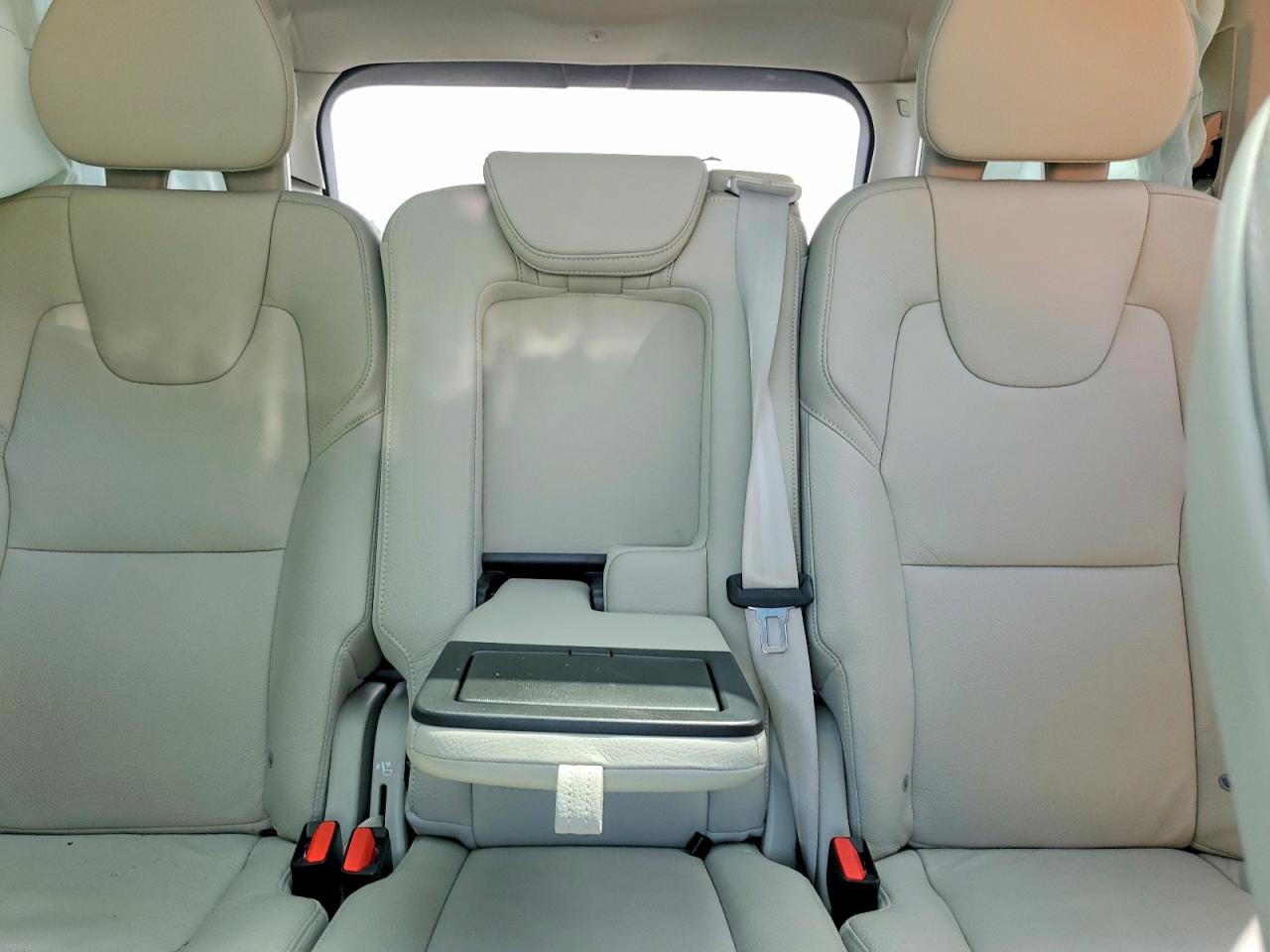 2021 VOLVO XC90