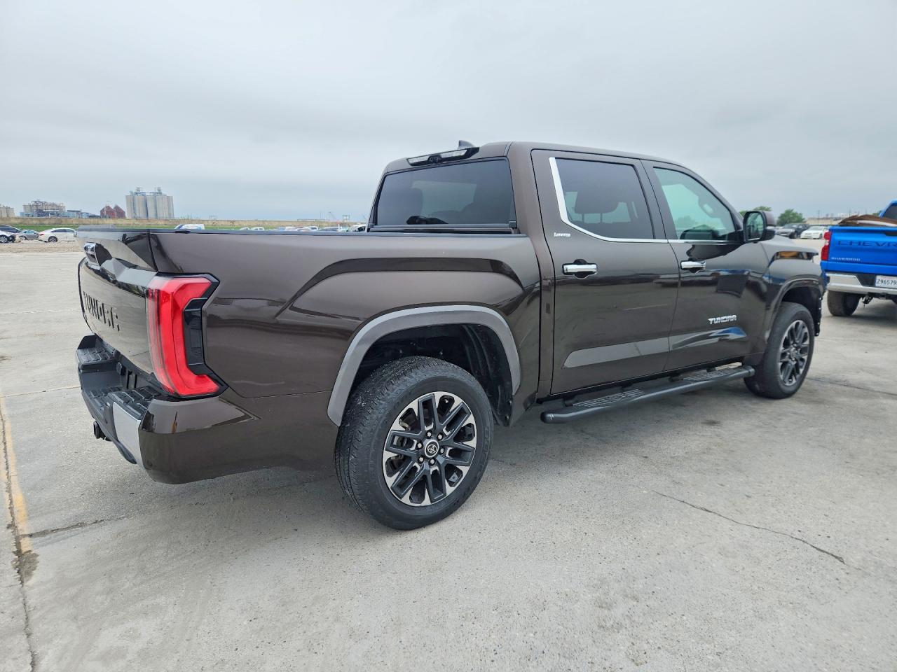 2024 TOYOTA TUNDRA