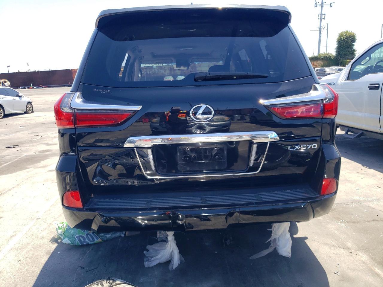 2018 LEXUS LX570