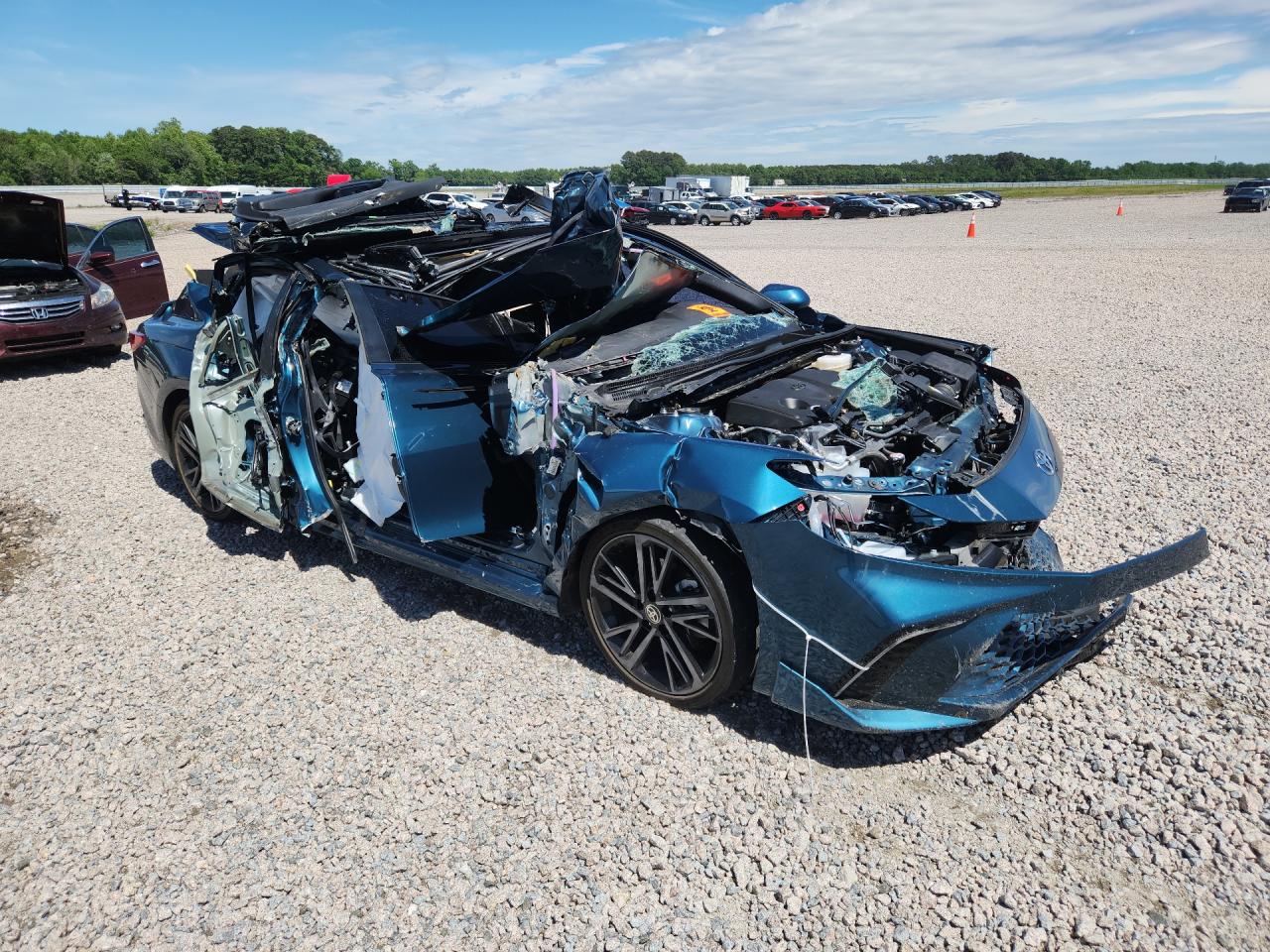 2025 TOYOTA CAMRY