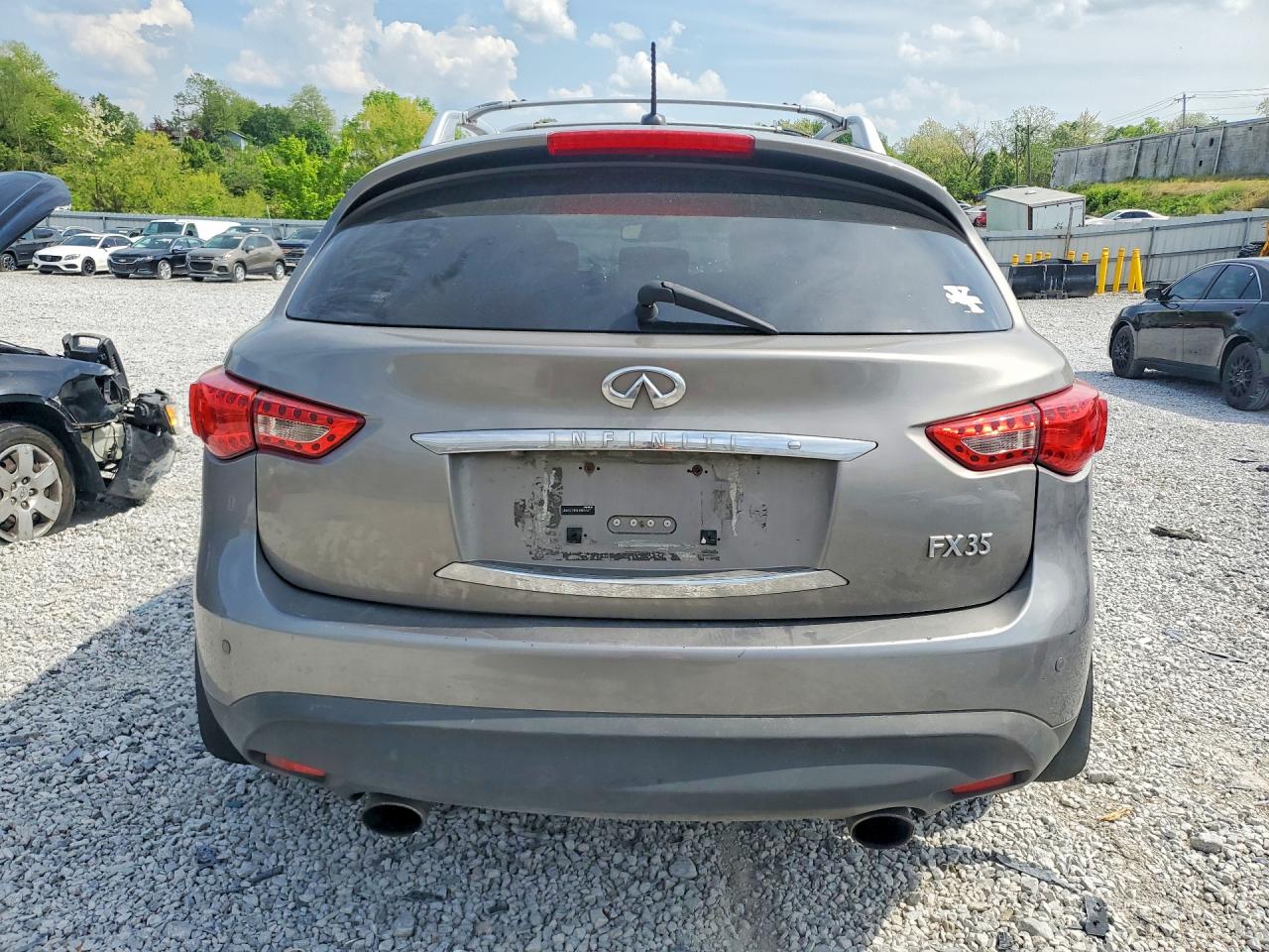 2010 INFINITI FX35