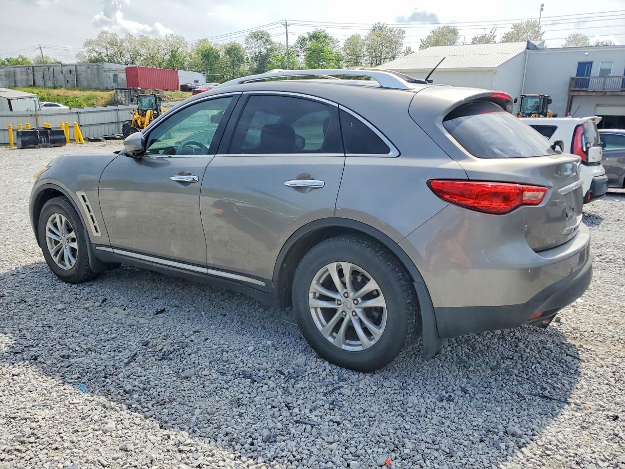 2010 INFINITI FX35