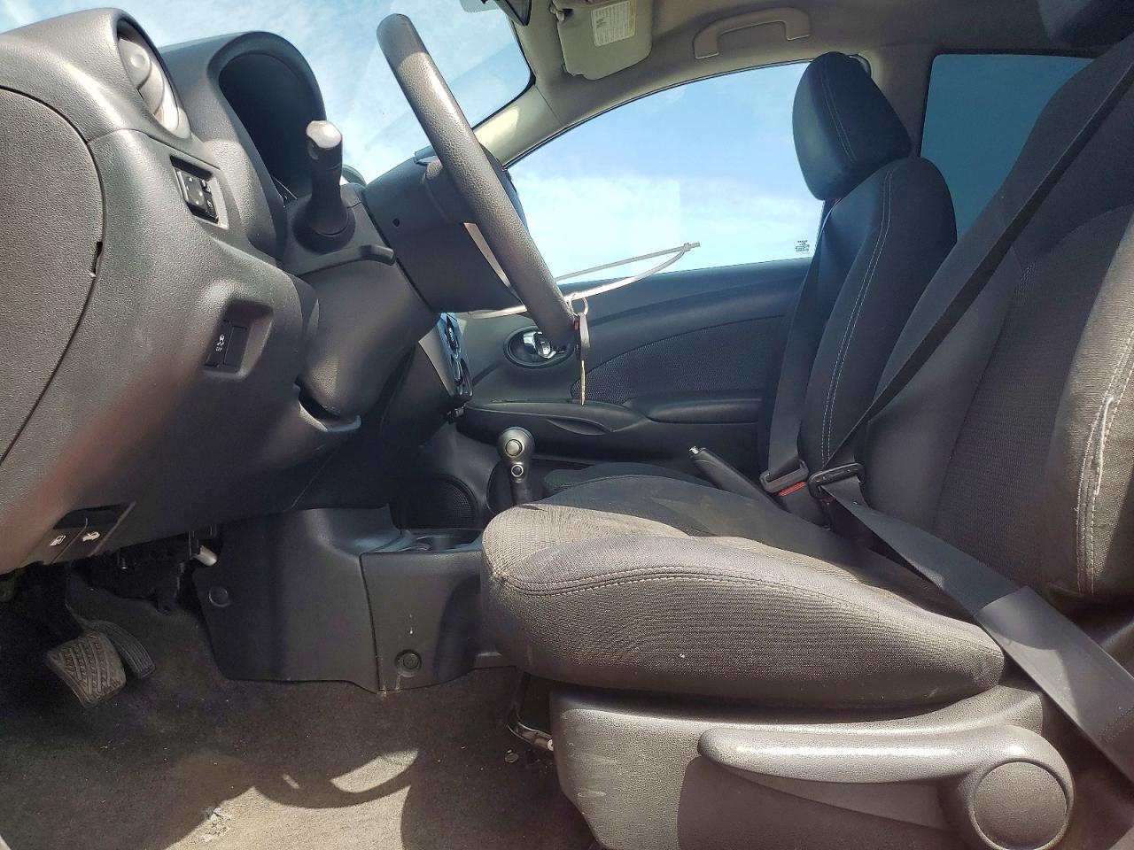 2015 NISSAN VERSA