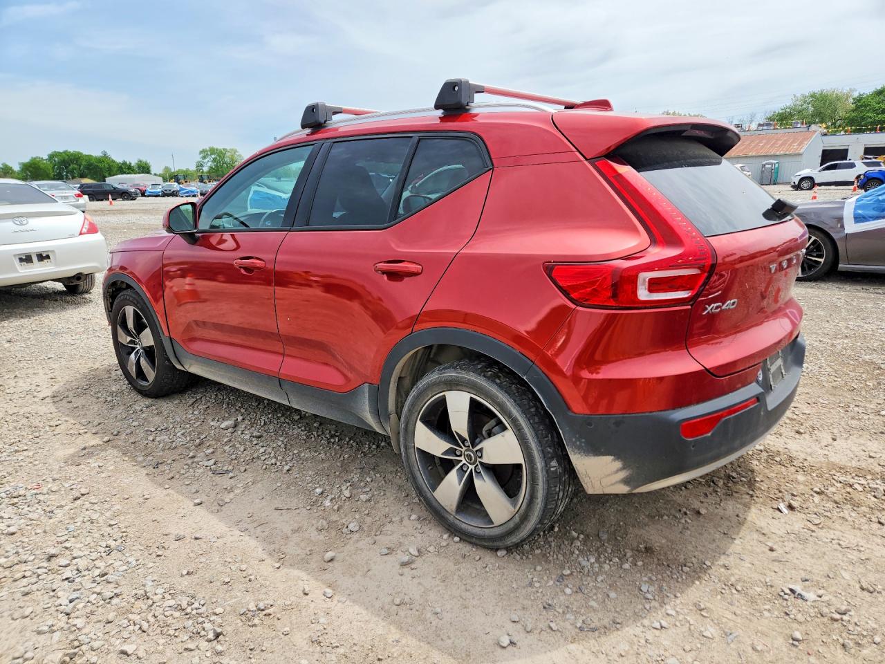 2019 VOLVO XC40