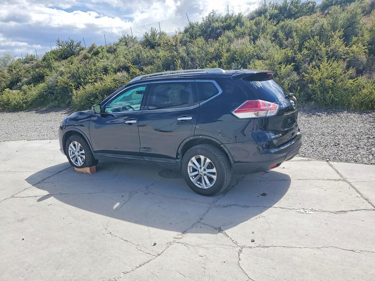 2015 NISSAN ROGUE