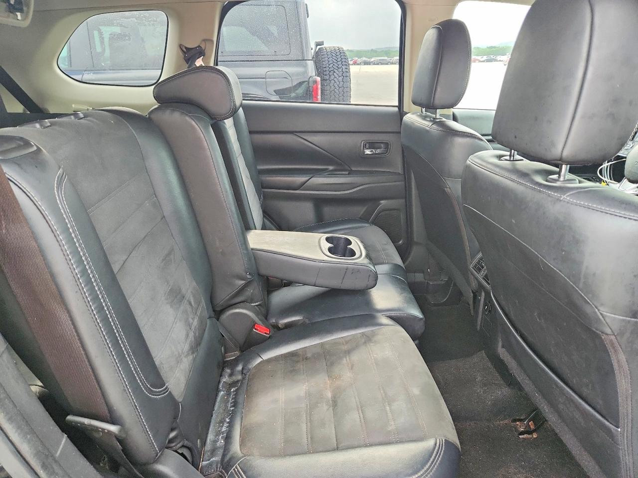 2019 MITSUBISHI OUTLANDER