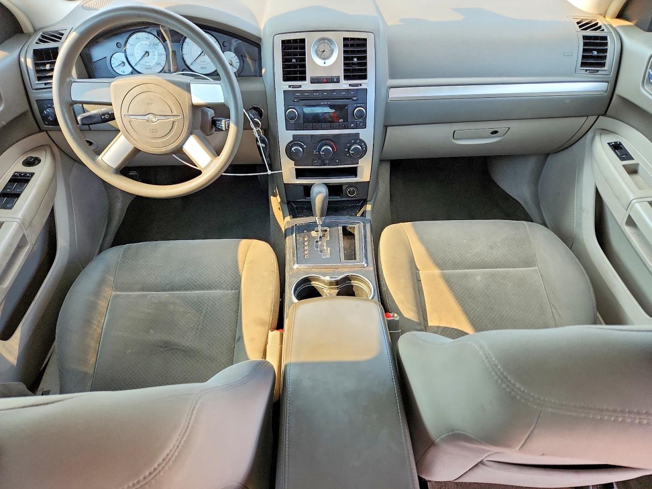 2010 CHRYSLER 300