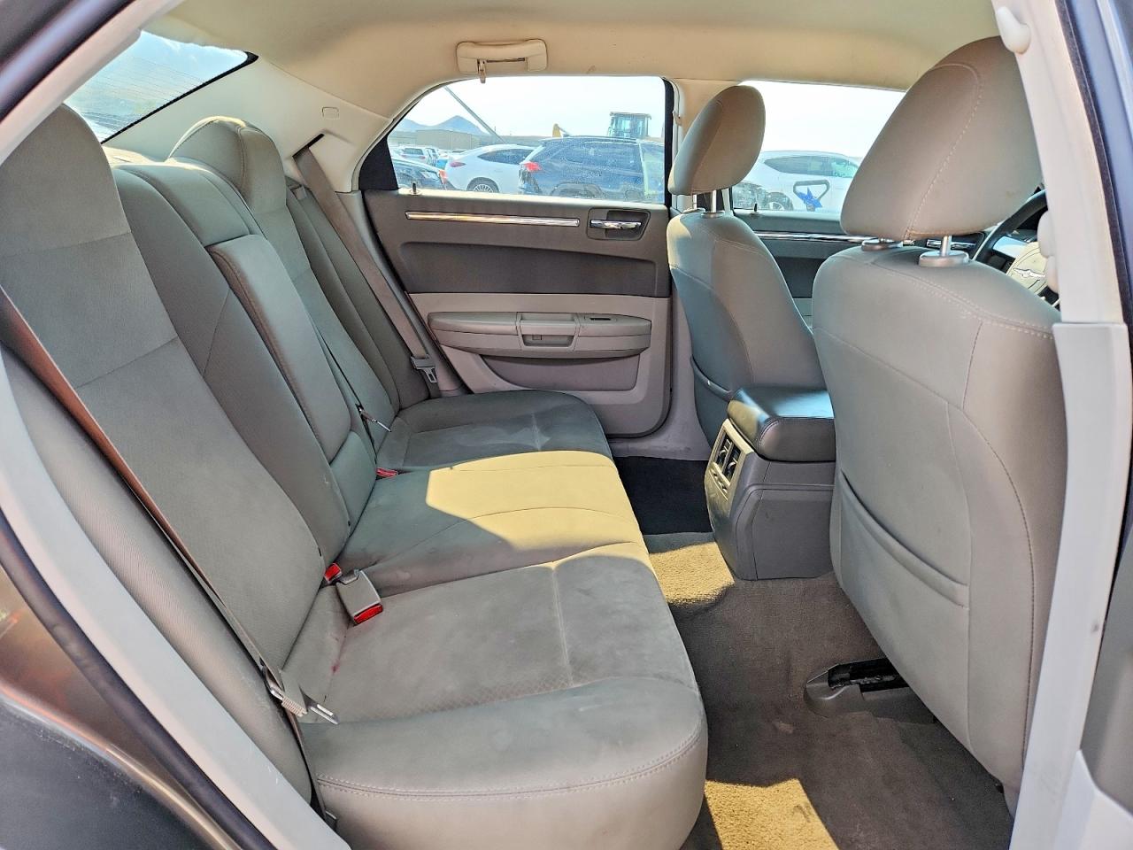 2010 CHRYSLER 300