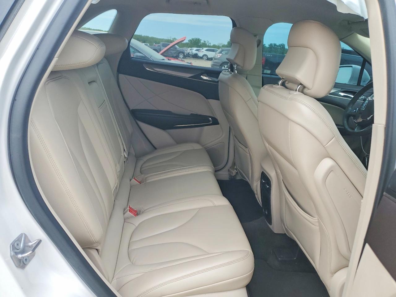 2017 LINCOLN MKZ