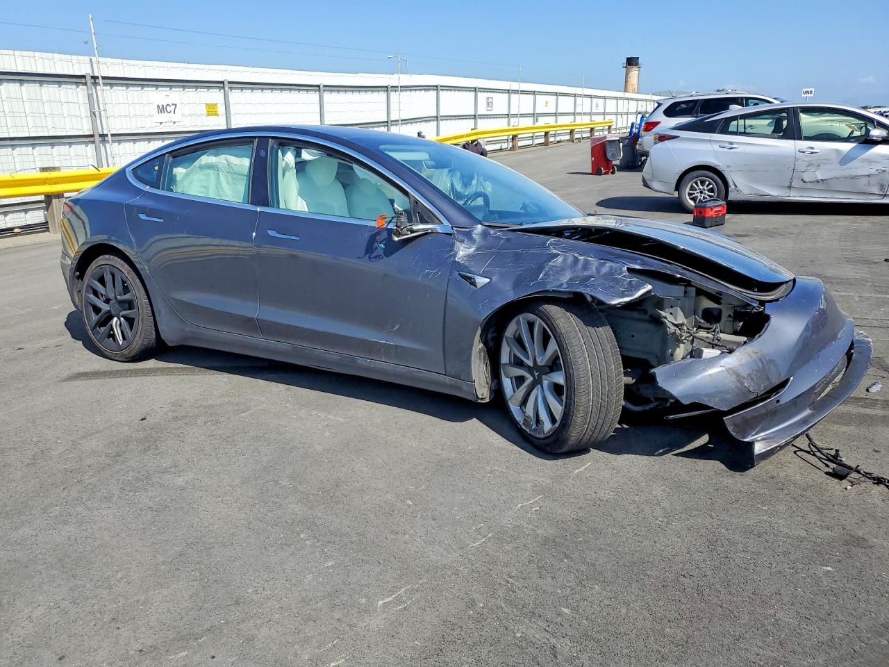 2018 TESLA MODEL 3