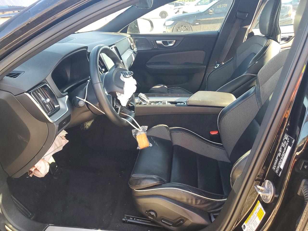 2024 VOLVO S60