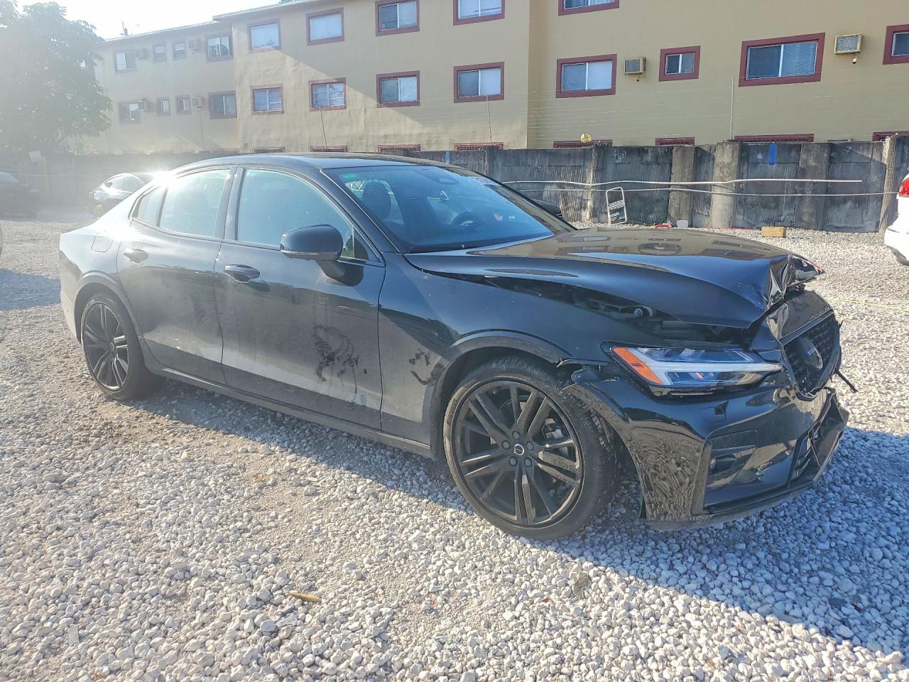 2024 VOLVO S60