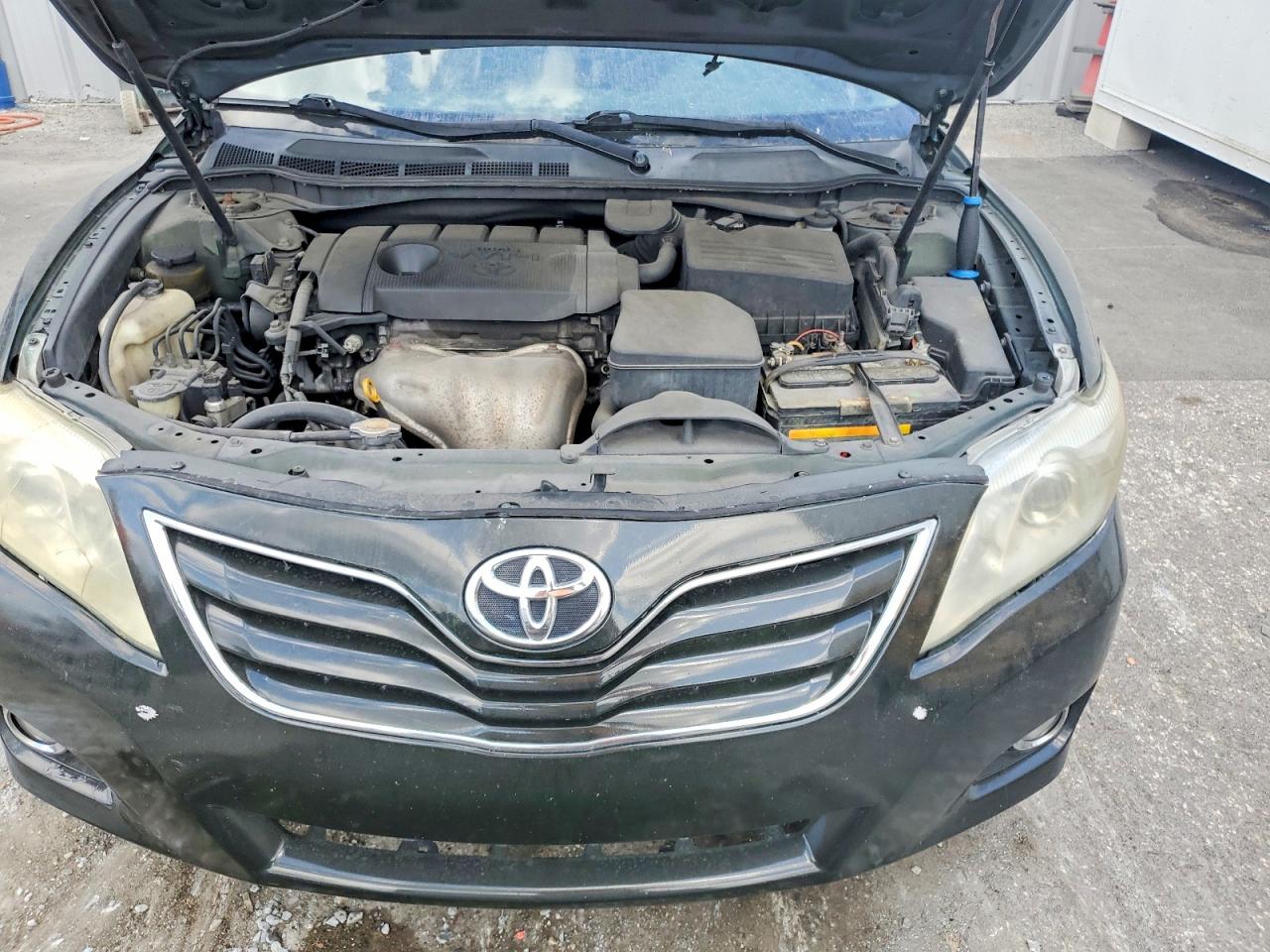 2011 TOYOTA CAMRY