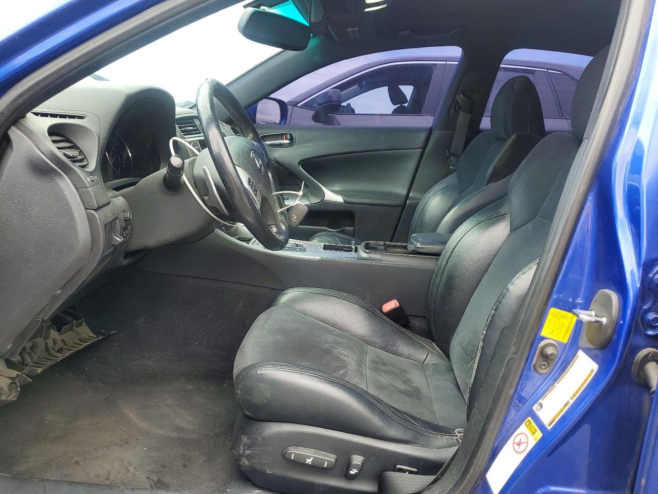 2011 LEXUS IS