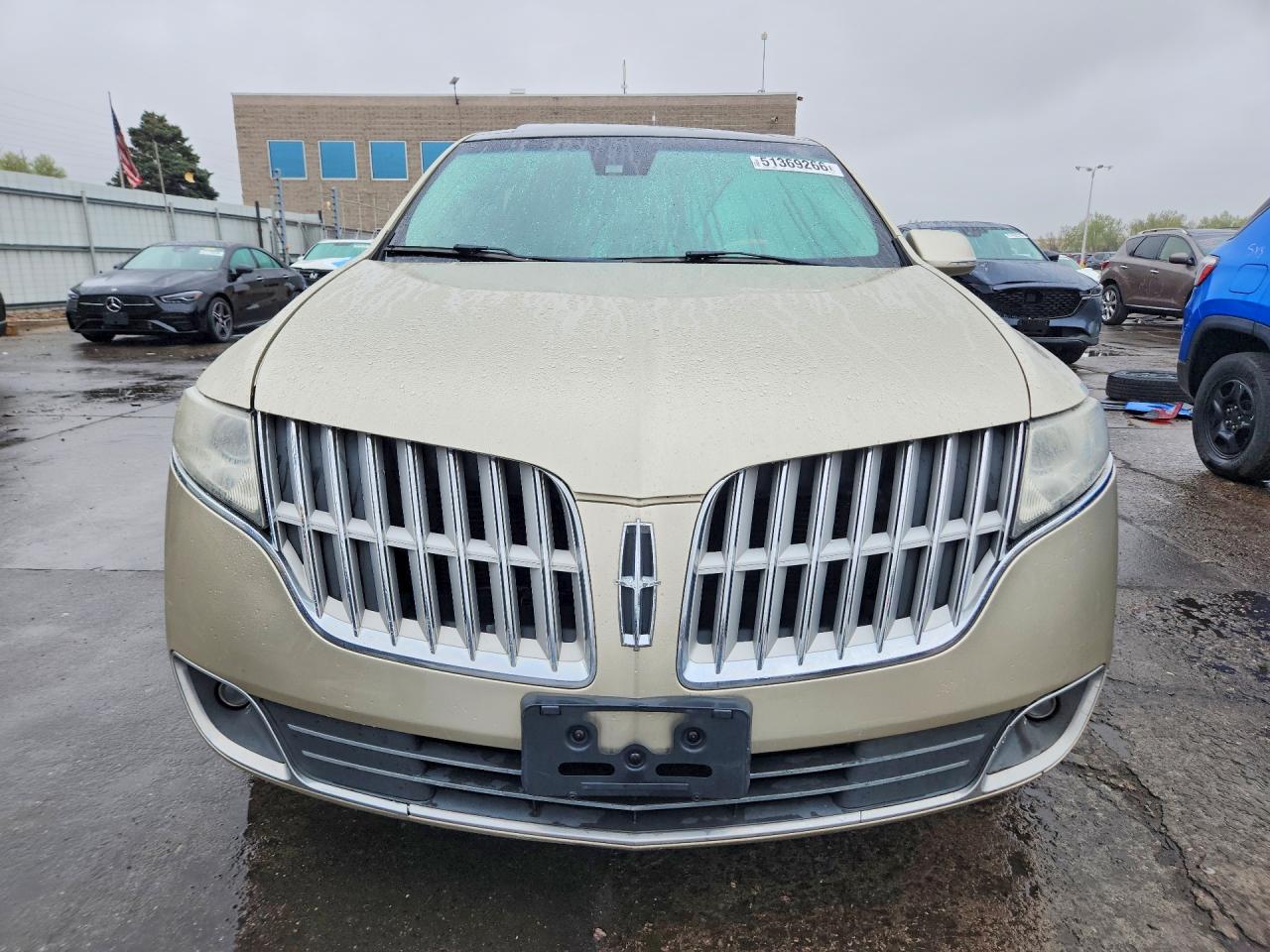 2011 LINCOLN MKT