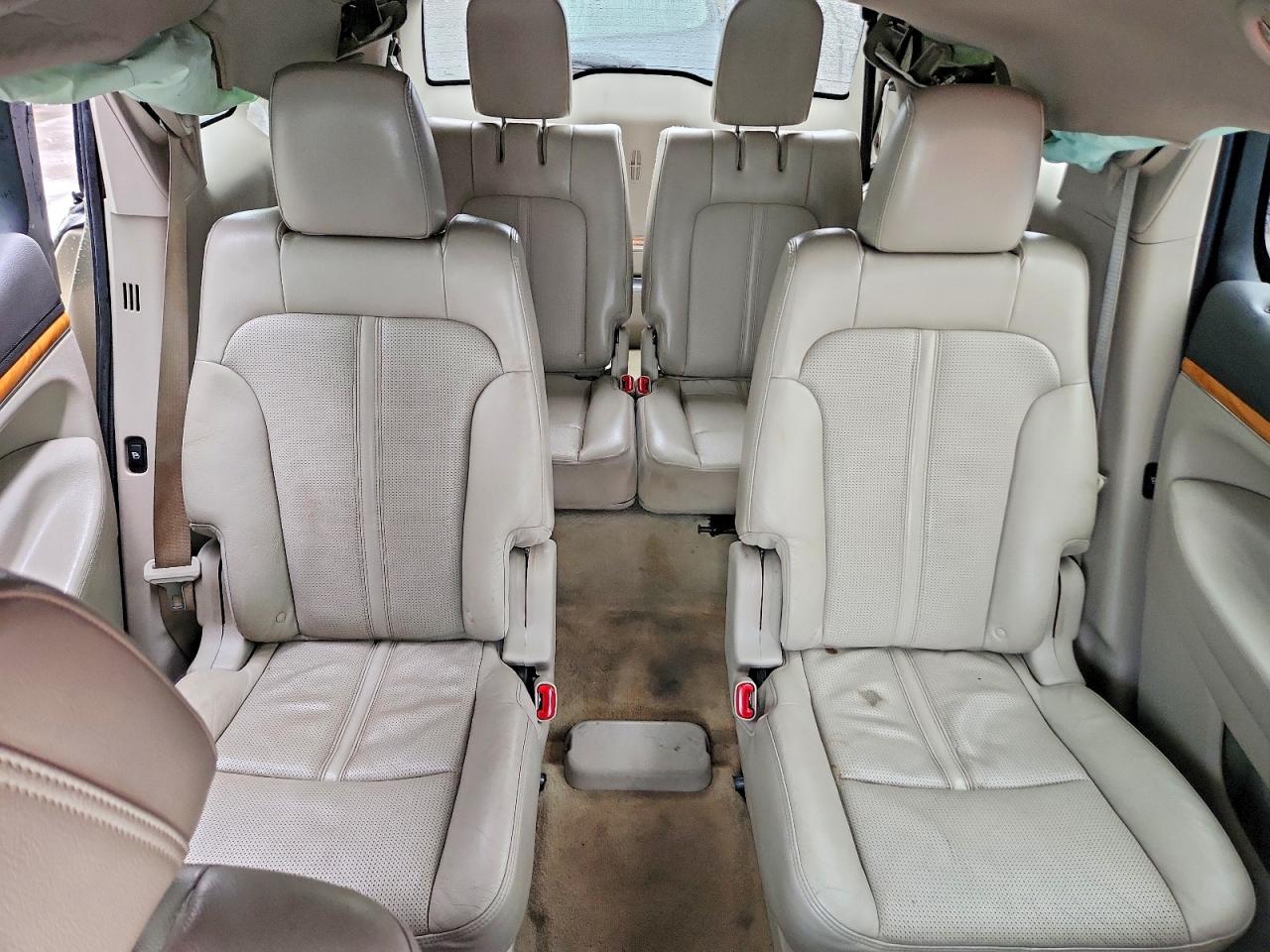 2011 LINCOLN MKT