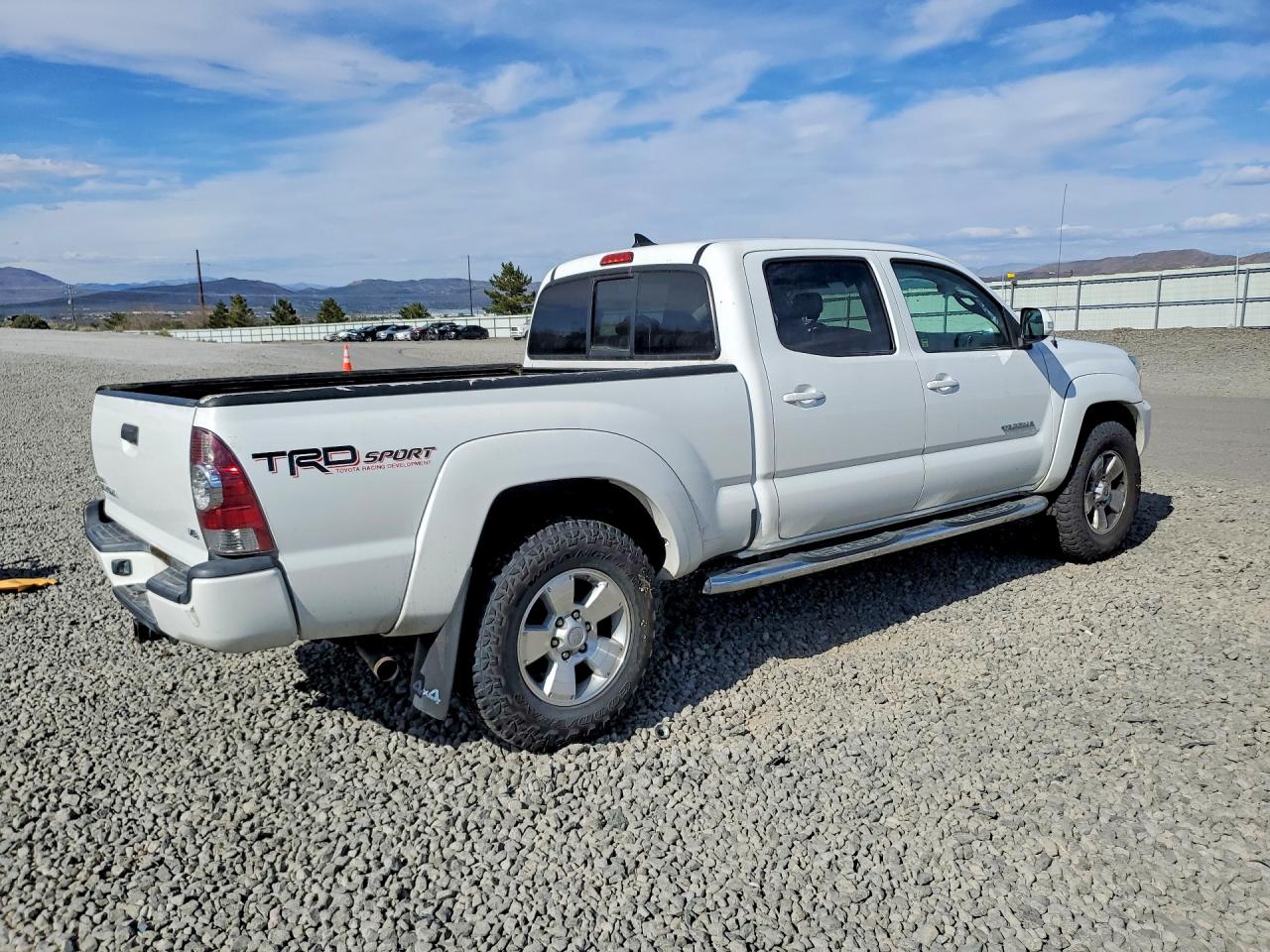 2015 TOYOTA TACOMA