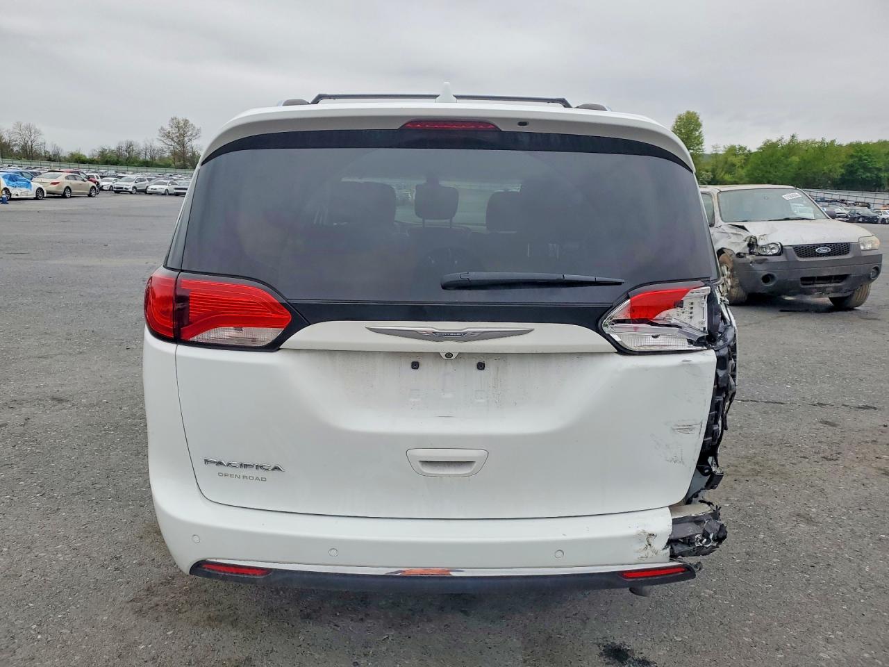 2017 CHRYSLER PACIFICA