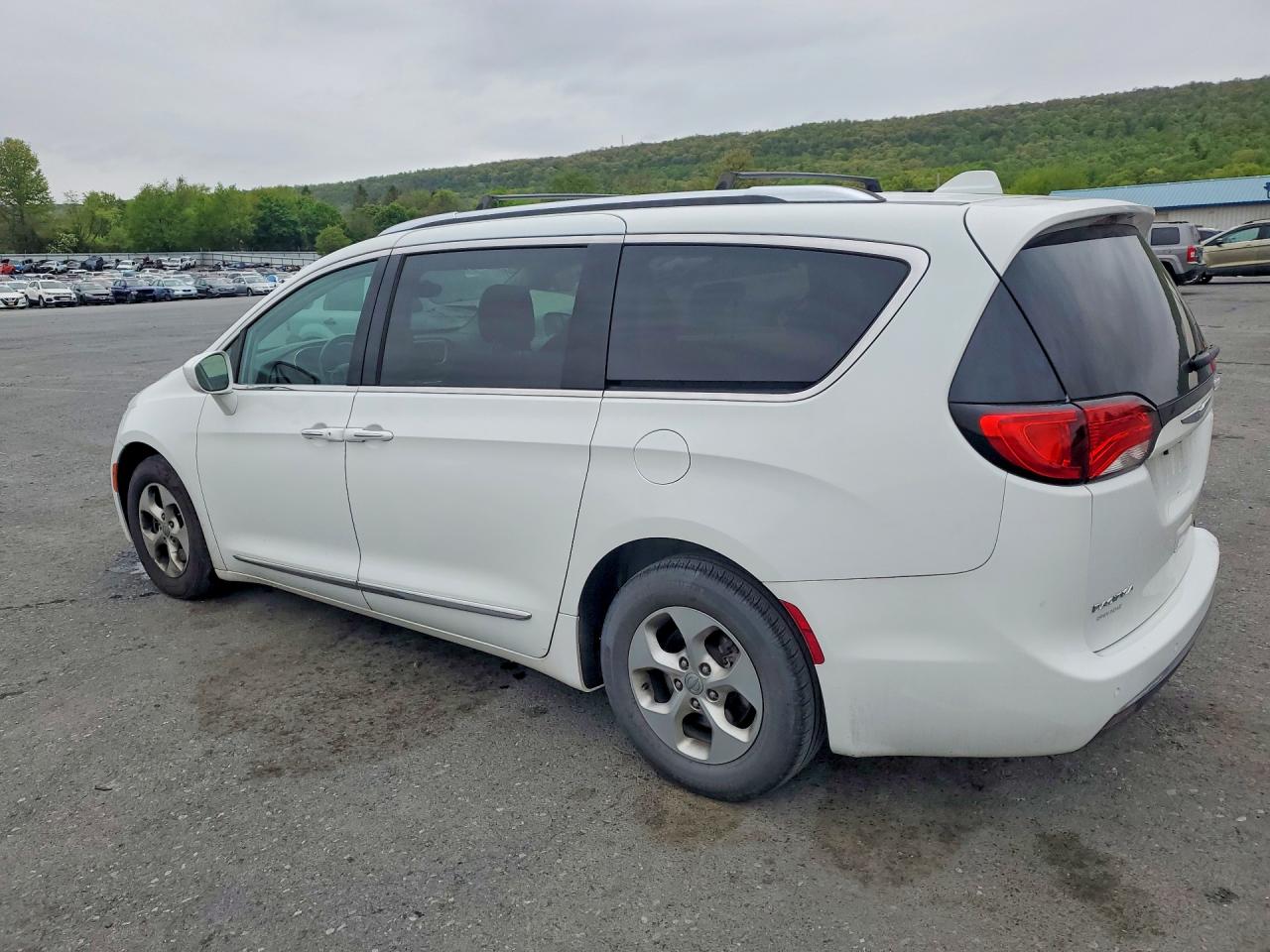 2017 CHRYSLER PACIFICA