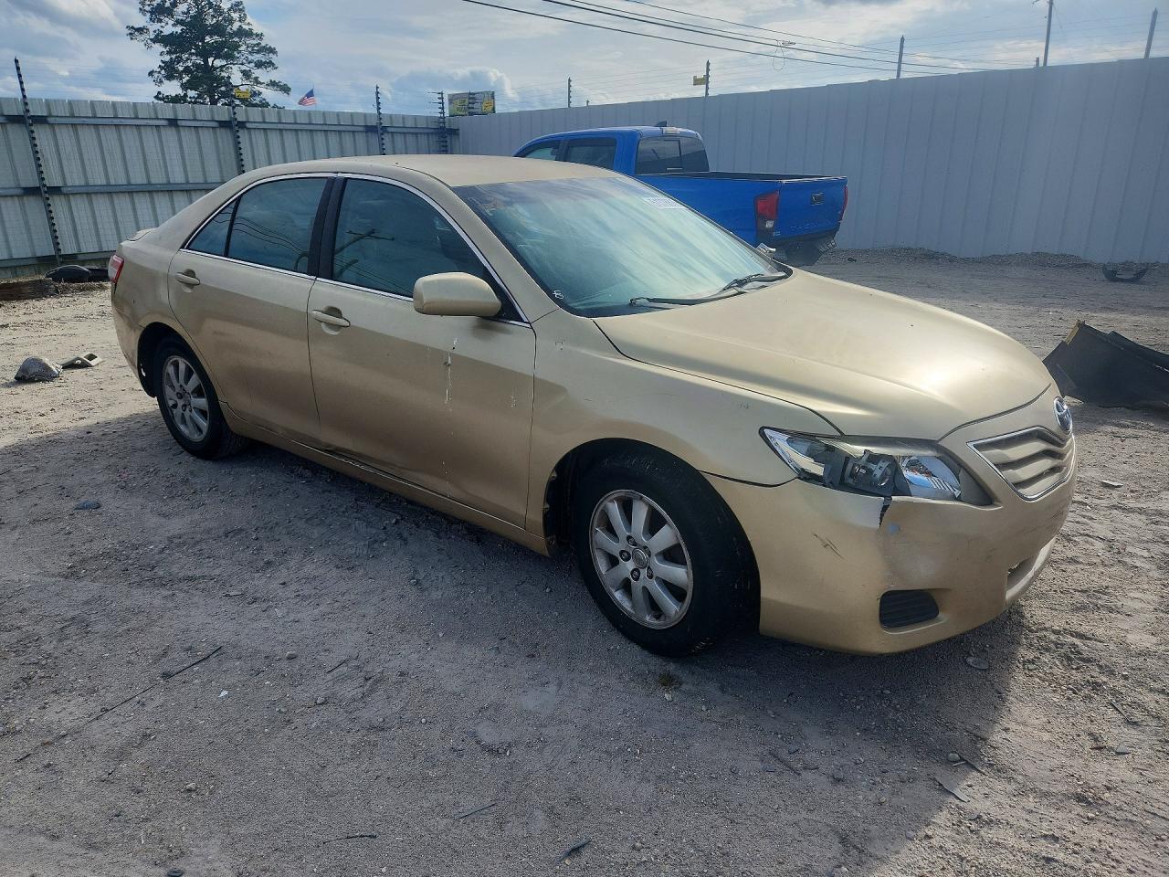 2011 TOYOTA CAMRY