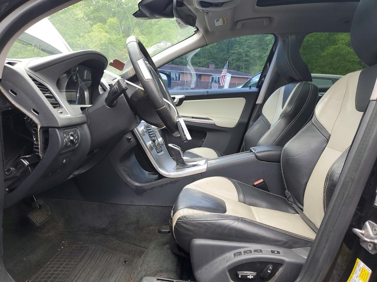 2017 VOLVO XC60