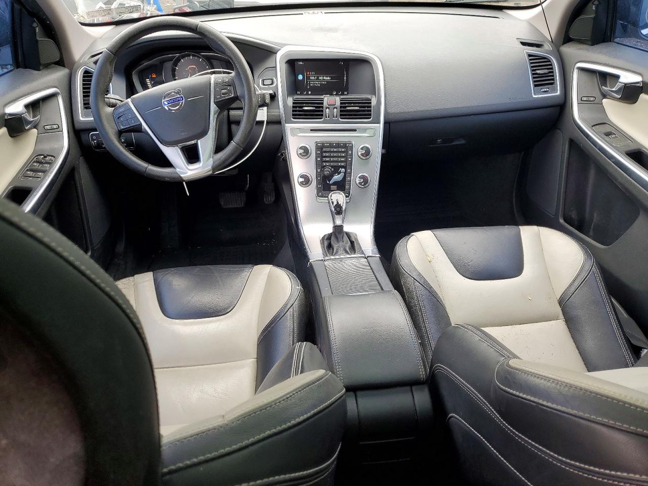 2017 VOLVO XC60